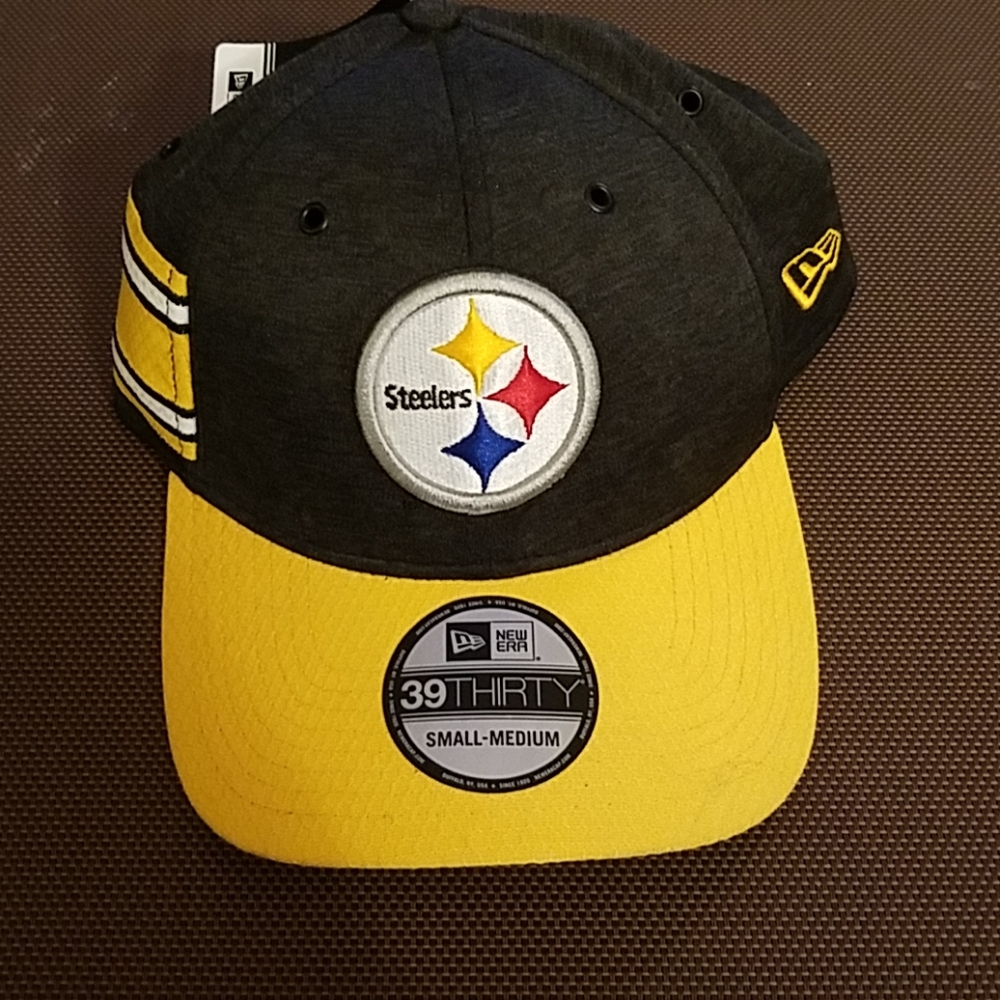 Pittsburgh Steelers baseball hat.  Fitted SMALL-ME